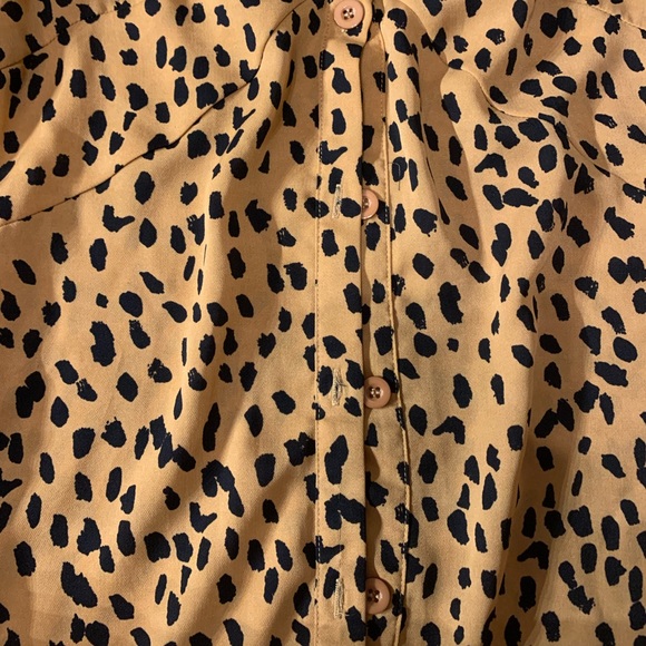 Boohoo (P) size 0 Dalmatian print button up shift dress camel color - Picture 3 of 9